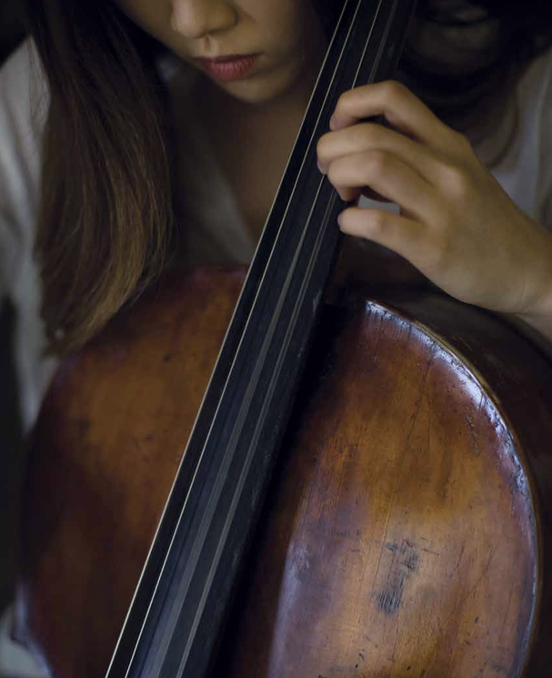 Yena Choi playing cello
