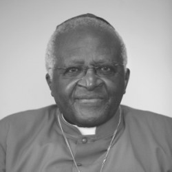 Desmond-Tutu-photo